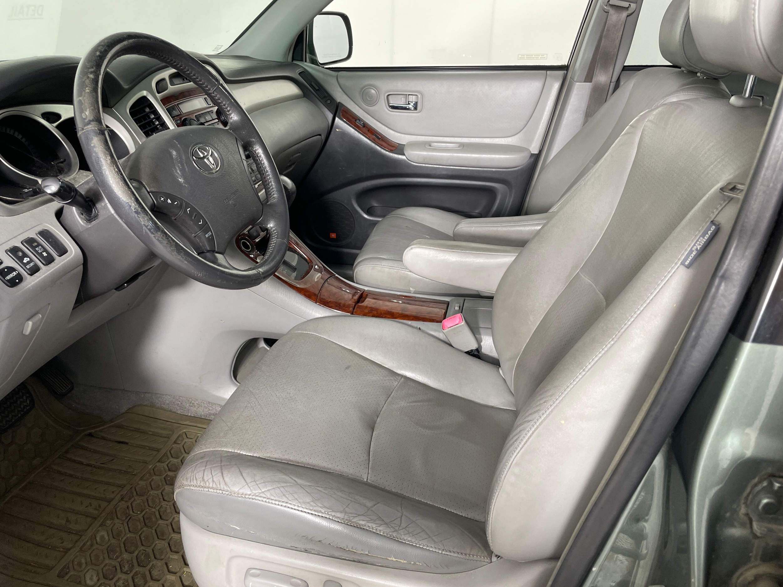 Used 2007 Toyota Highlander Hybrid with VIN JTEEW21AX70034153 for sale in Bremerton, WA