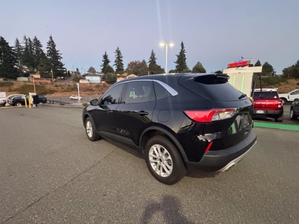 Used 2022 Ford Escape SE SUV
