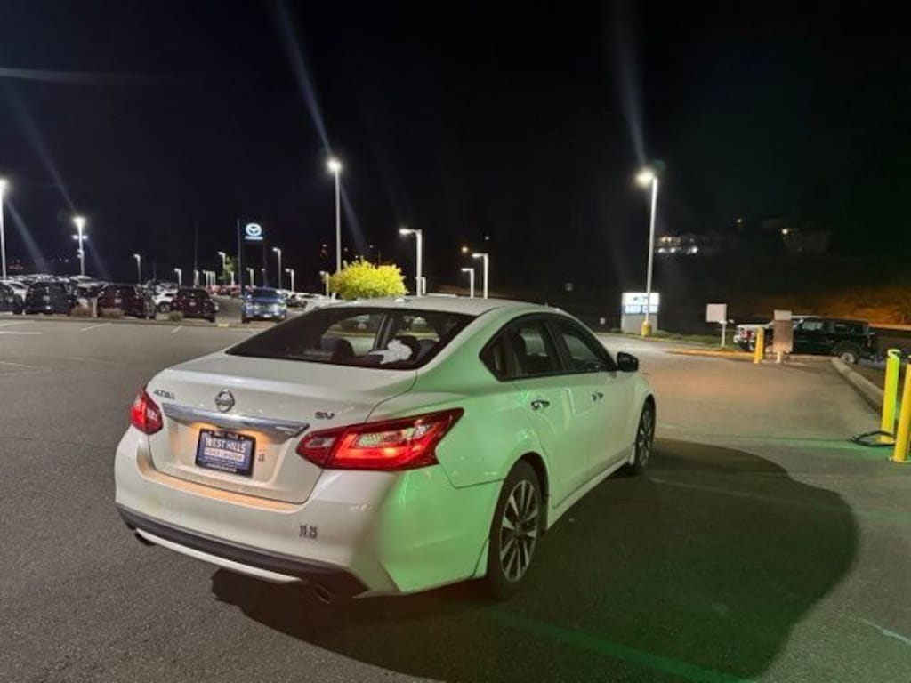 Used 2016 Nissan Altima 2.5 SV Sedan