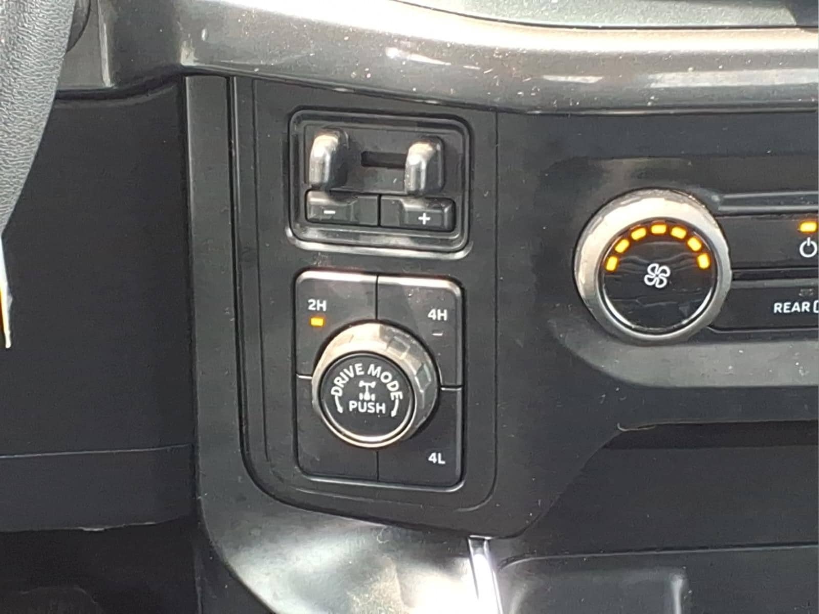 2023 Ford F-150 XL - Photo 14