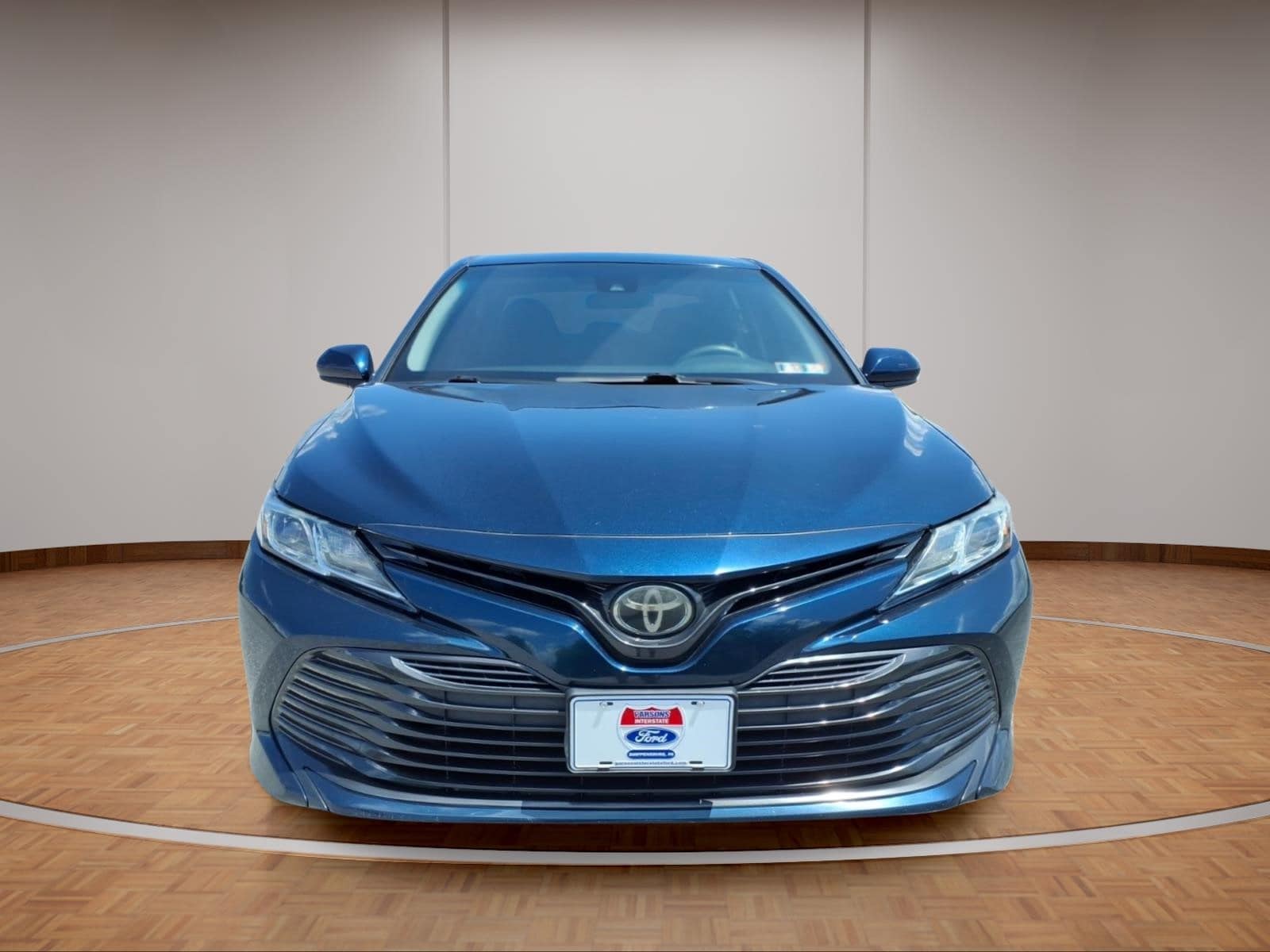 Used 2018 Toyota Camry LE with VIN 4T1B11HKXJU562978 for sale in Shippensburg, PA