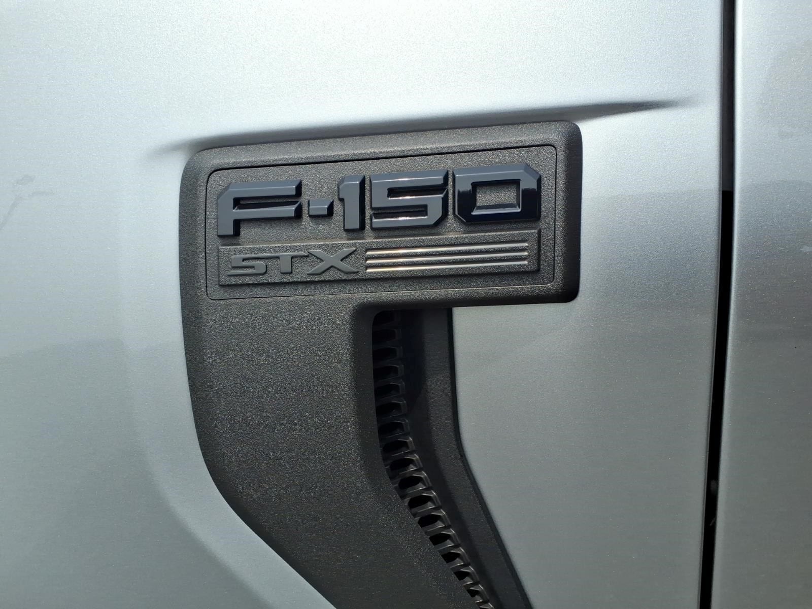 2023 Ford F-150 XL - Photo 7