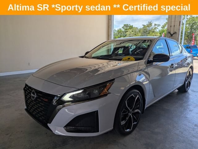 2023 Nissan Altima SR - Photo 8
