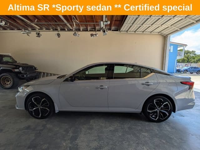 2023 Nissan Altima SR - Photo 7