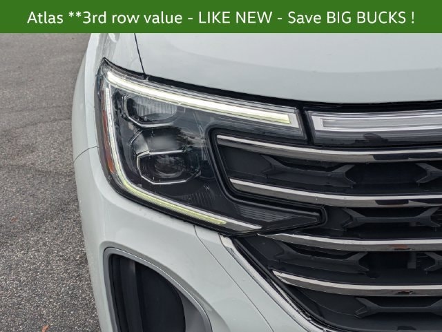 2024 Volkswagen Atlas SE w/Tech - Photo 10
