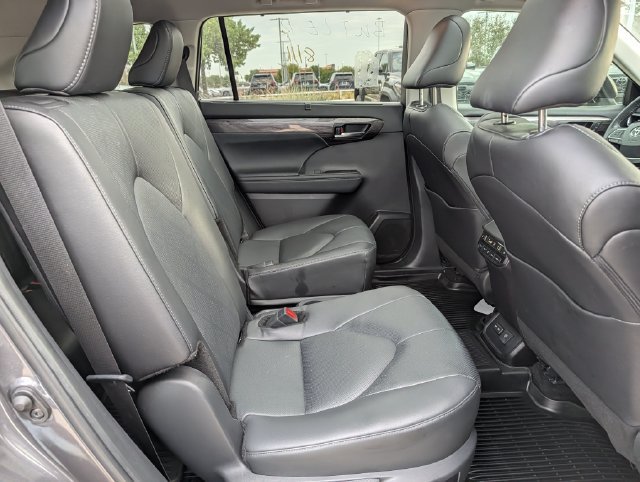 2024 Toyota Highlander Platinum - Photo 32