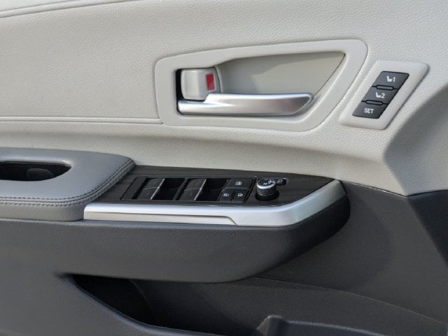 2024 Toyota Sienna Limited - Photo 22