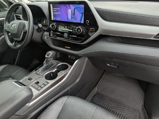 2024 Toyota Highlander Platinum - Photo 34