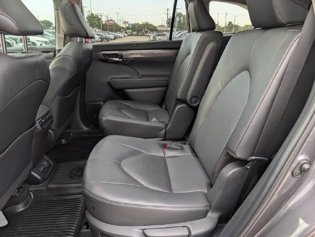 2024 Toyota Highlander Platinum - Photo 28