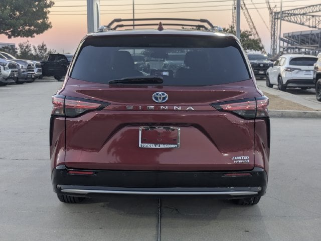 2024 Toyota Sienna Limited - Photo 6