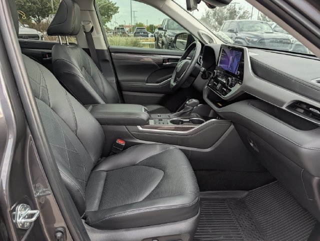 2024 Toyota Highlander Platinum - Photo 33
