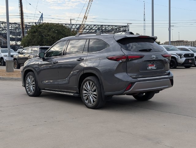 2024 Toyota Highlander Platinum - Photo 9