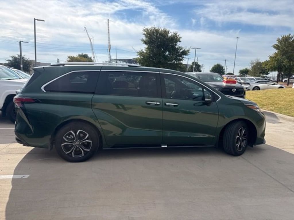 Used 2026 Toyota Sienna Platinum Van Passenger Van