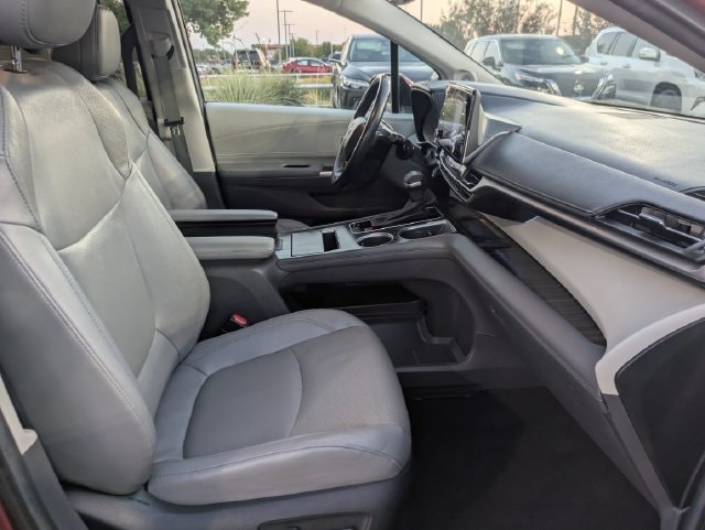 2024 Toyota Sienna Limited - Photo 31