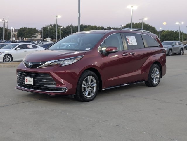 2024 Toyota Sienna Limited - Photo 9