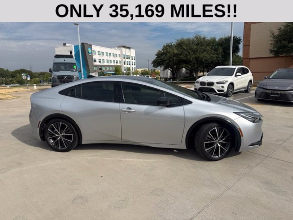 Used 2024 Toyota Prius XLE Hatchback