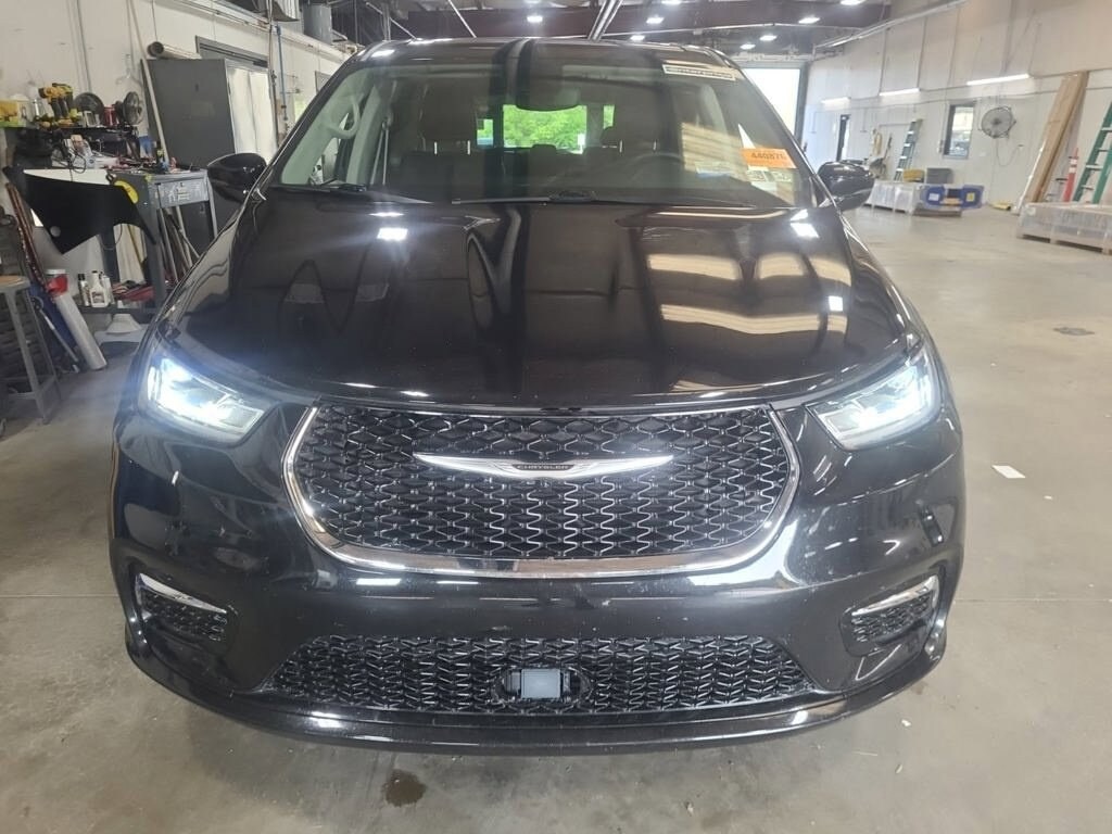 Certified 2024 Chrysler Pacifica Touring L Minivan/Van