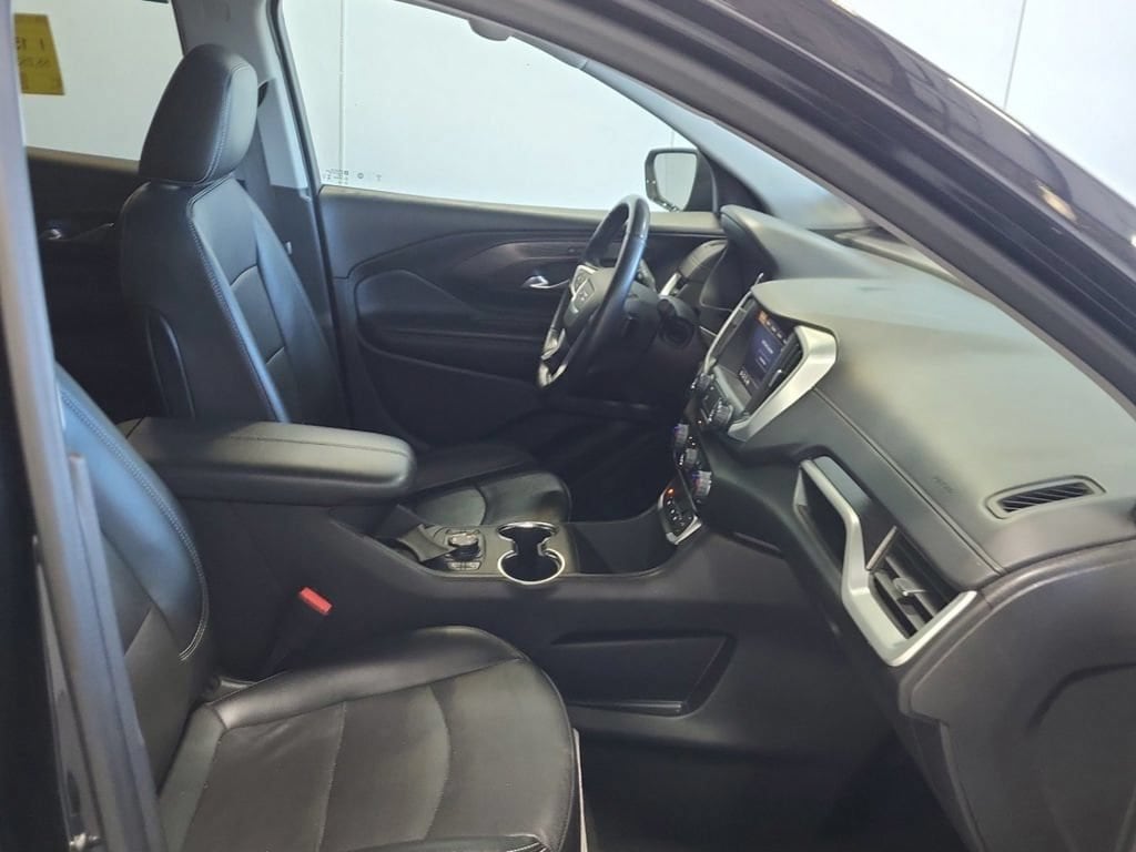 Used 2024 GMC Terrain SLT SUV