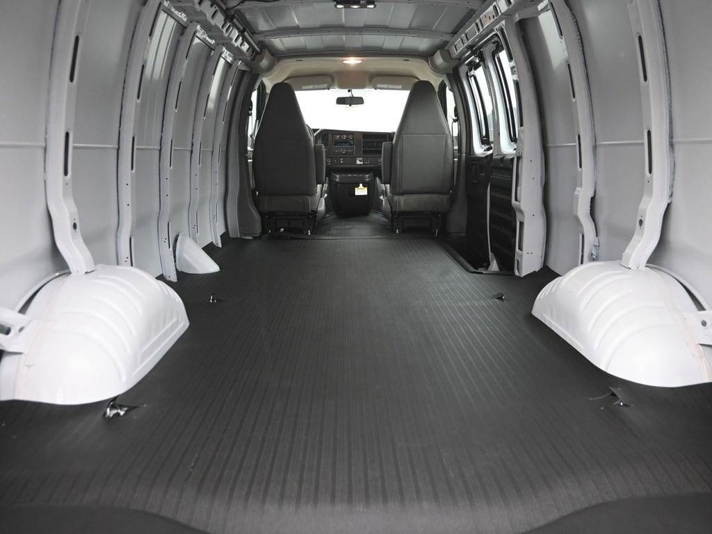 2026 Chevrolet Express Cargo Work Van - Photo 14