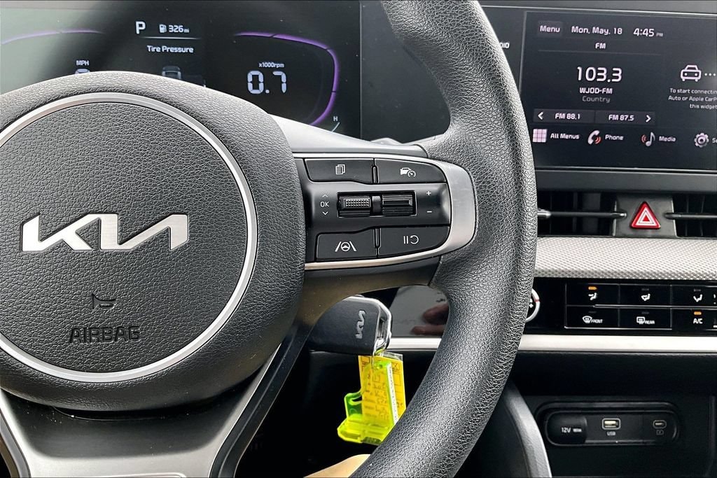 2025 Kia Sportage LX - Photo 15