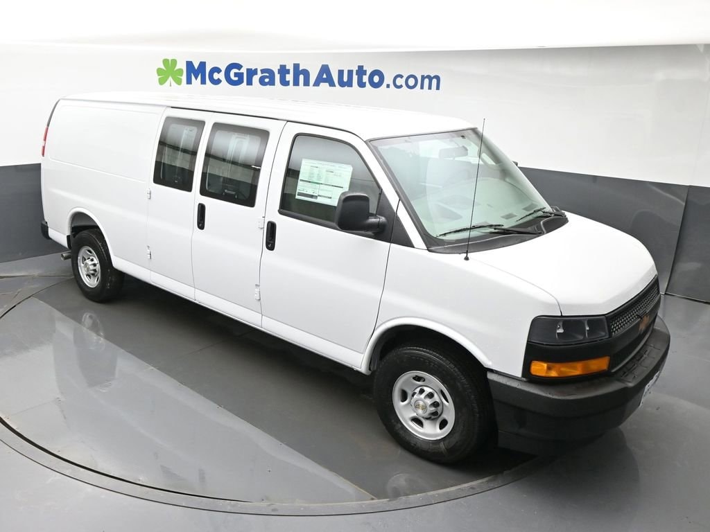 2026 Chevrolet Express Cargo Work Van - Photo 3