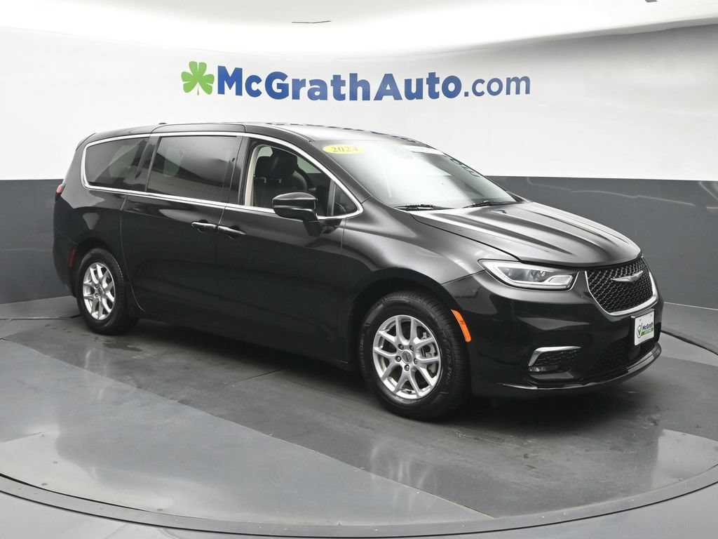 Used 2024 Chrysler Pacifica Touring L Van Passenger Van