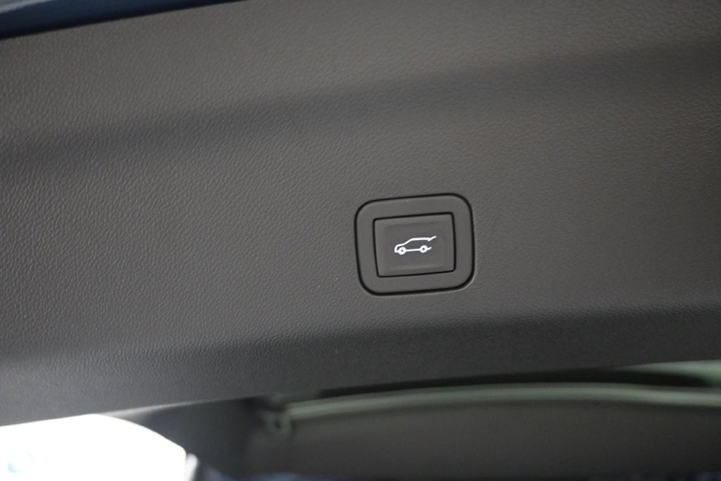 2026 Chevrolet Suburban Premier - Photo 14