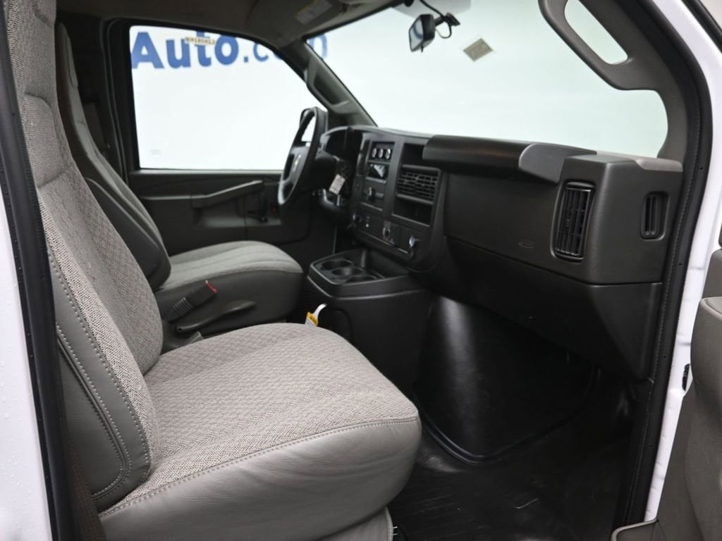 2026 Chevrolet Express Cargo Work Van - Photo 9