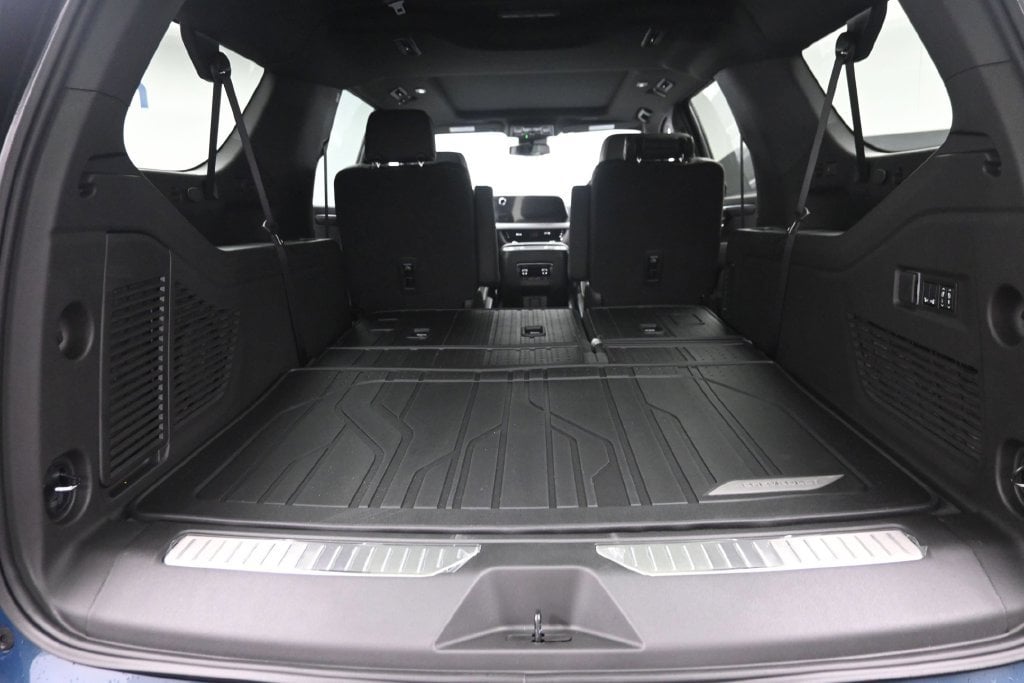 2026 Chevrolet Suburban Premier - Photo 12