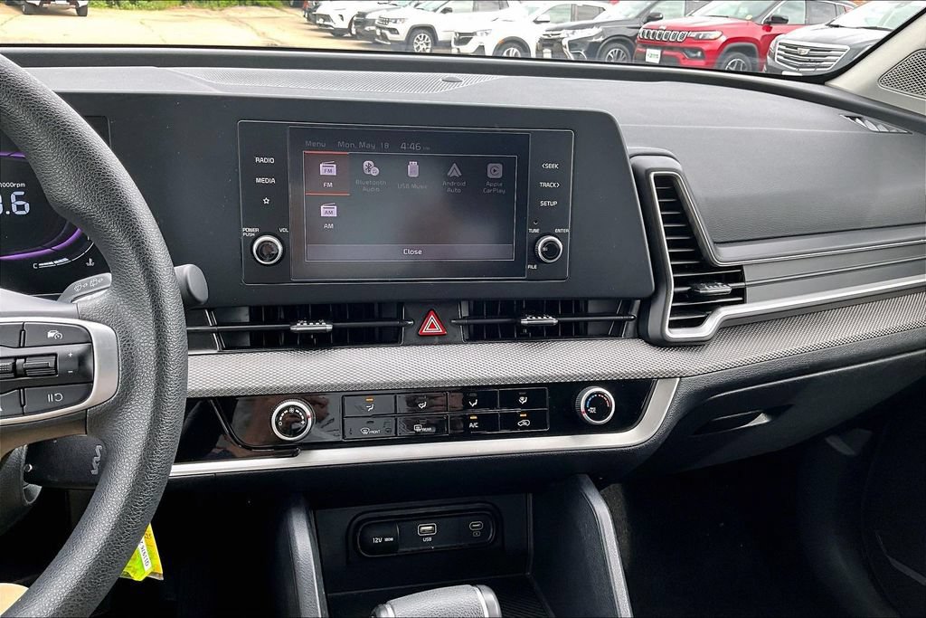 2025 Kia Sportage LX - Photo 19
