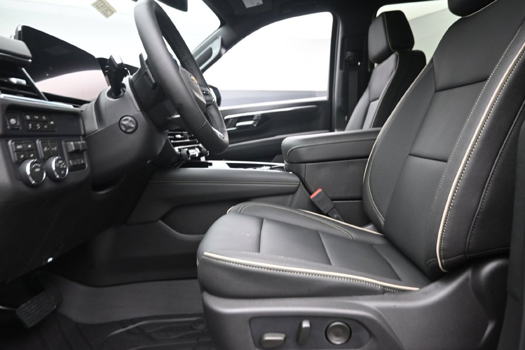 2026 Chevrolet Suburban Premier - Photo 19
