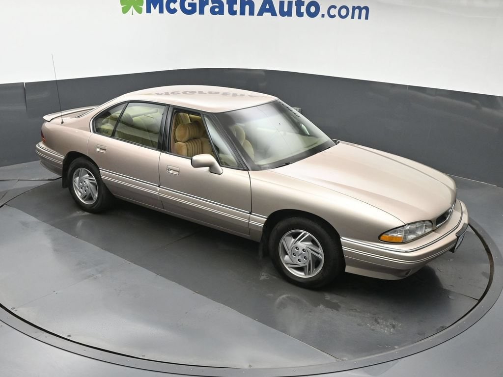 Used 1995 Pontiac Bonneville SE Sedan
