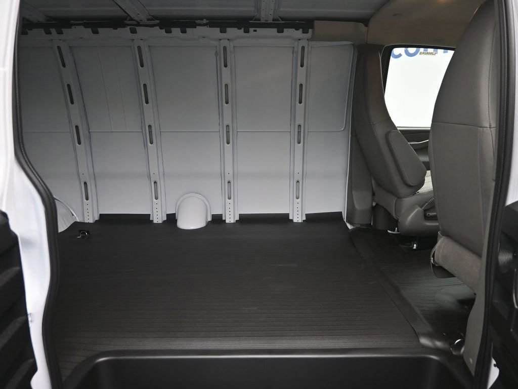 2026 Chevrolet Express Cargo Work Van - Photo 10