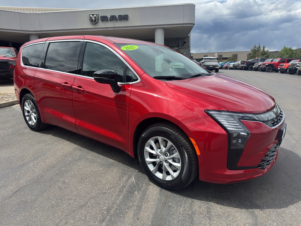 2027 Chrysler Pacifica Select