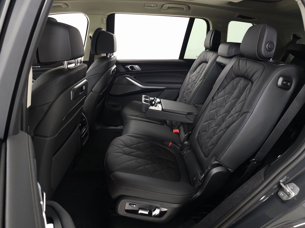 2026 BMW X7 40i - Photo 37