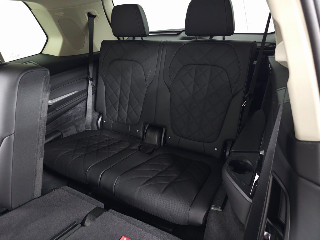 2026 BMW X7 40i - Photo 39