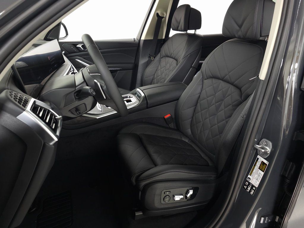 2026 BMW X7 40i - Photo 18