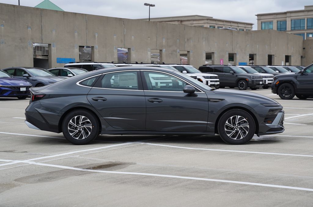 New 2026 Hyundai Sonata Hybrid Blue Sedan
