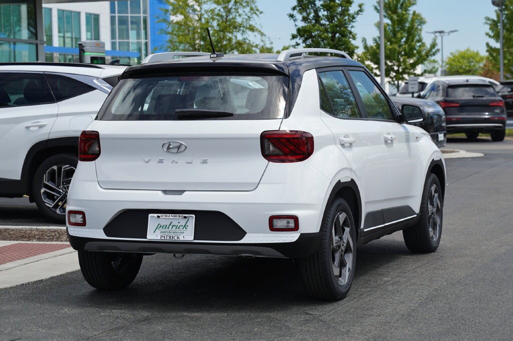 New 2026 Hyundai Venue SEL w/Two-Tone Roof SUV