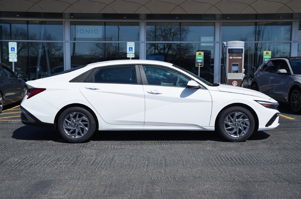 New 2026 Hyundai Elantra Hybrid Blue Sedan