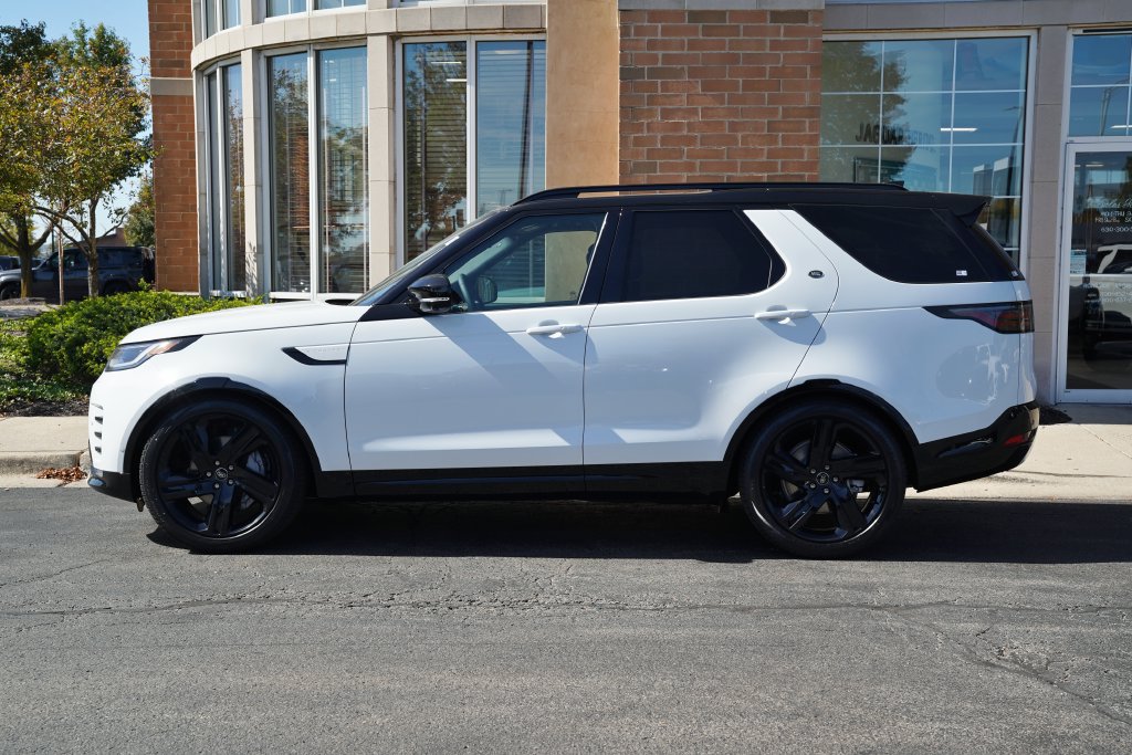 New 2026 Land Rover Discovery Dynamic SE SUV