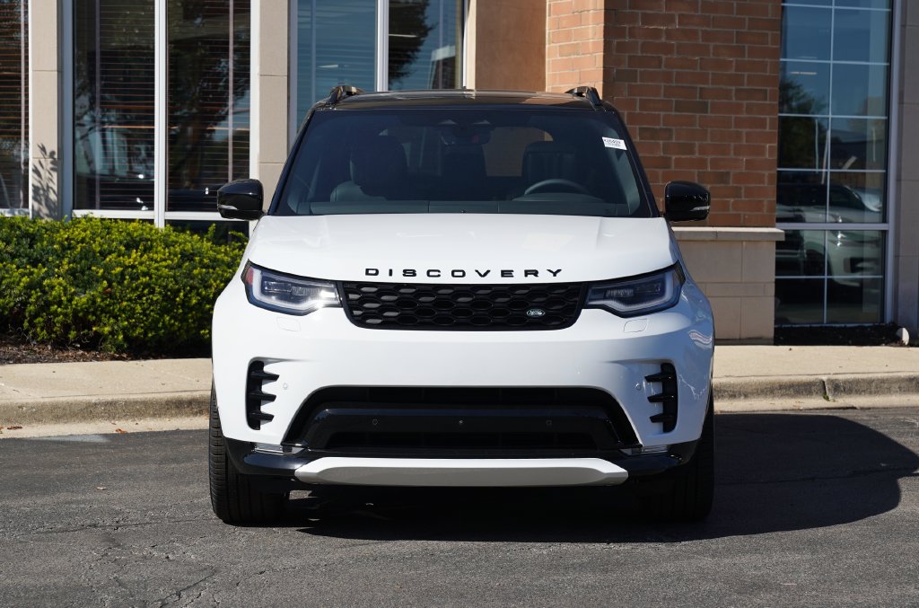 New 2026 Land Rover Discovery Dynamic SE SUV