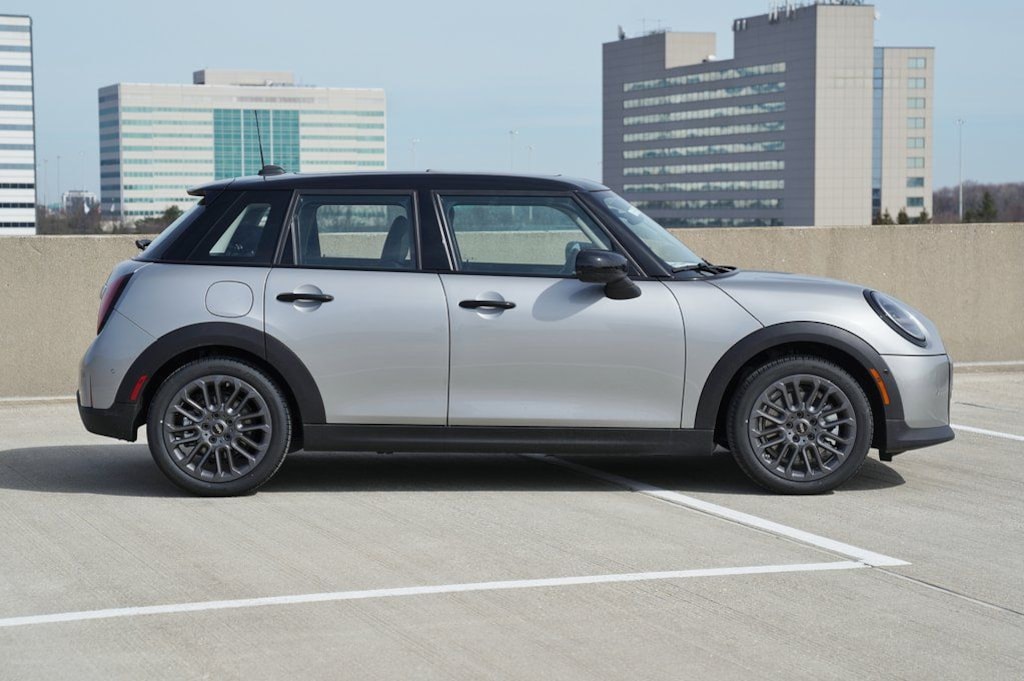 New 2026 MINI Cooper 4 Door Signature Plus Hatchback