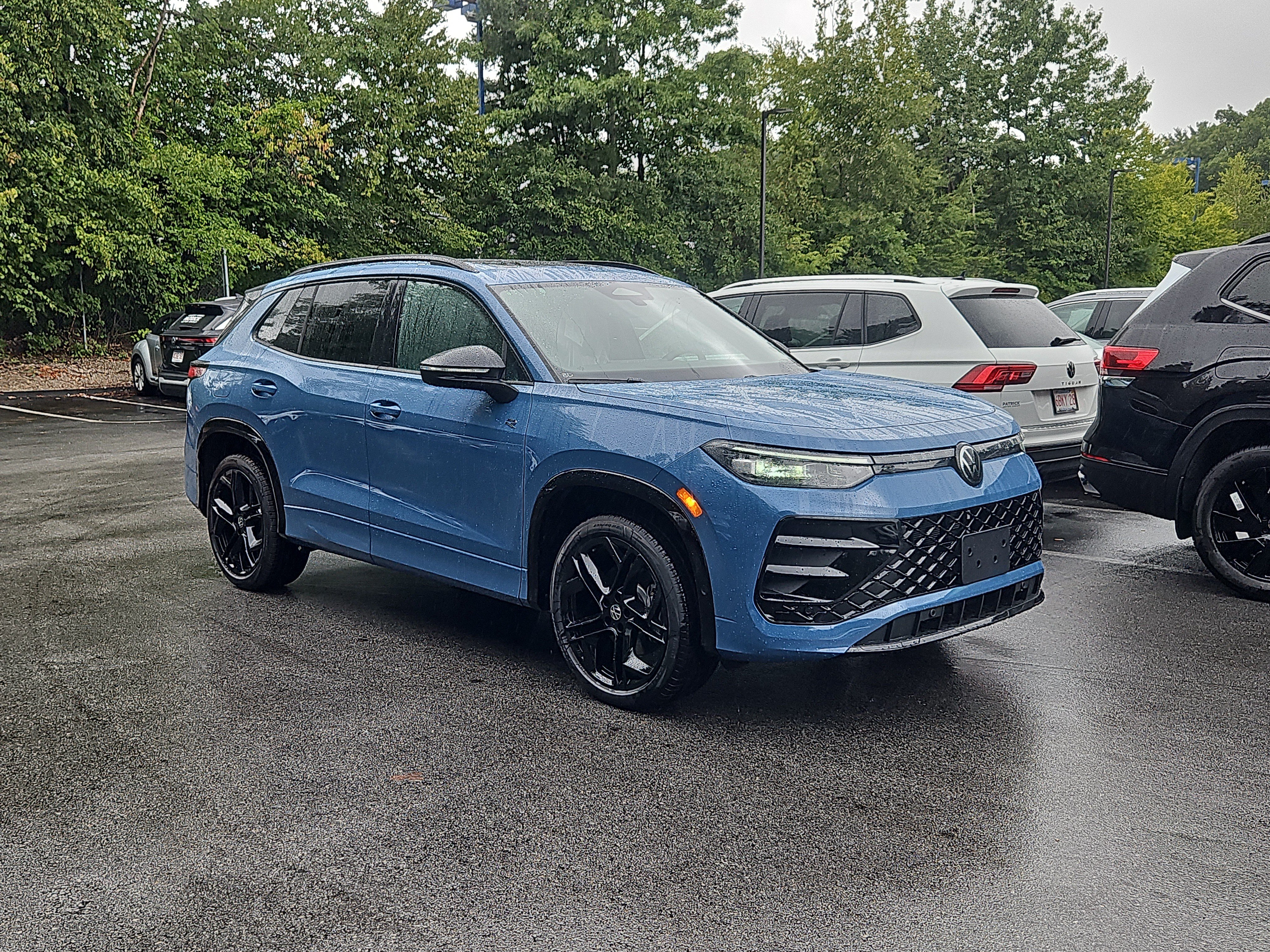 2026 Volkswagen Tiguan SE R-Line Black SUV