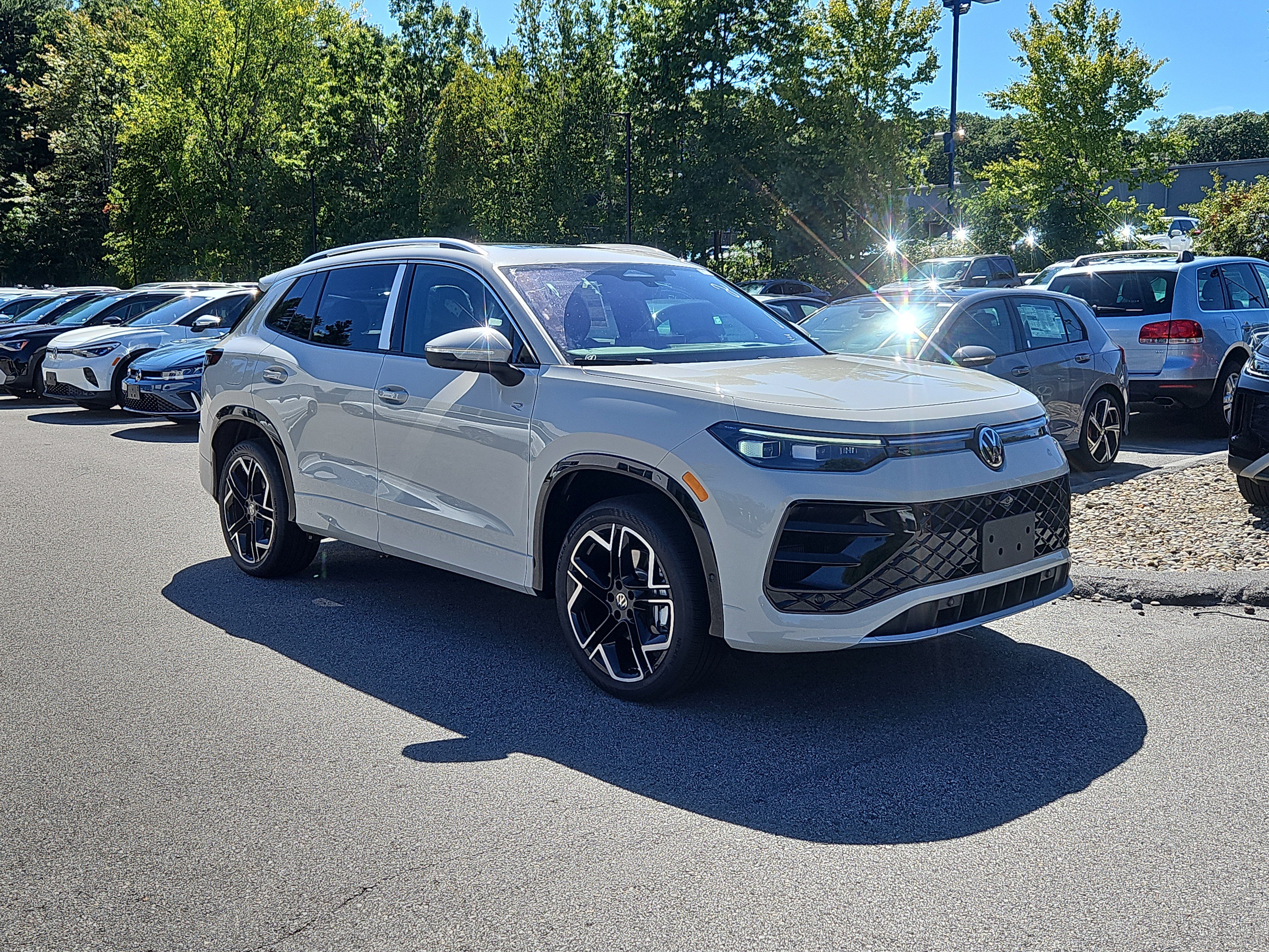 2026 Volkswagen Tiguan SEL R-Line Turbo SUV