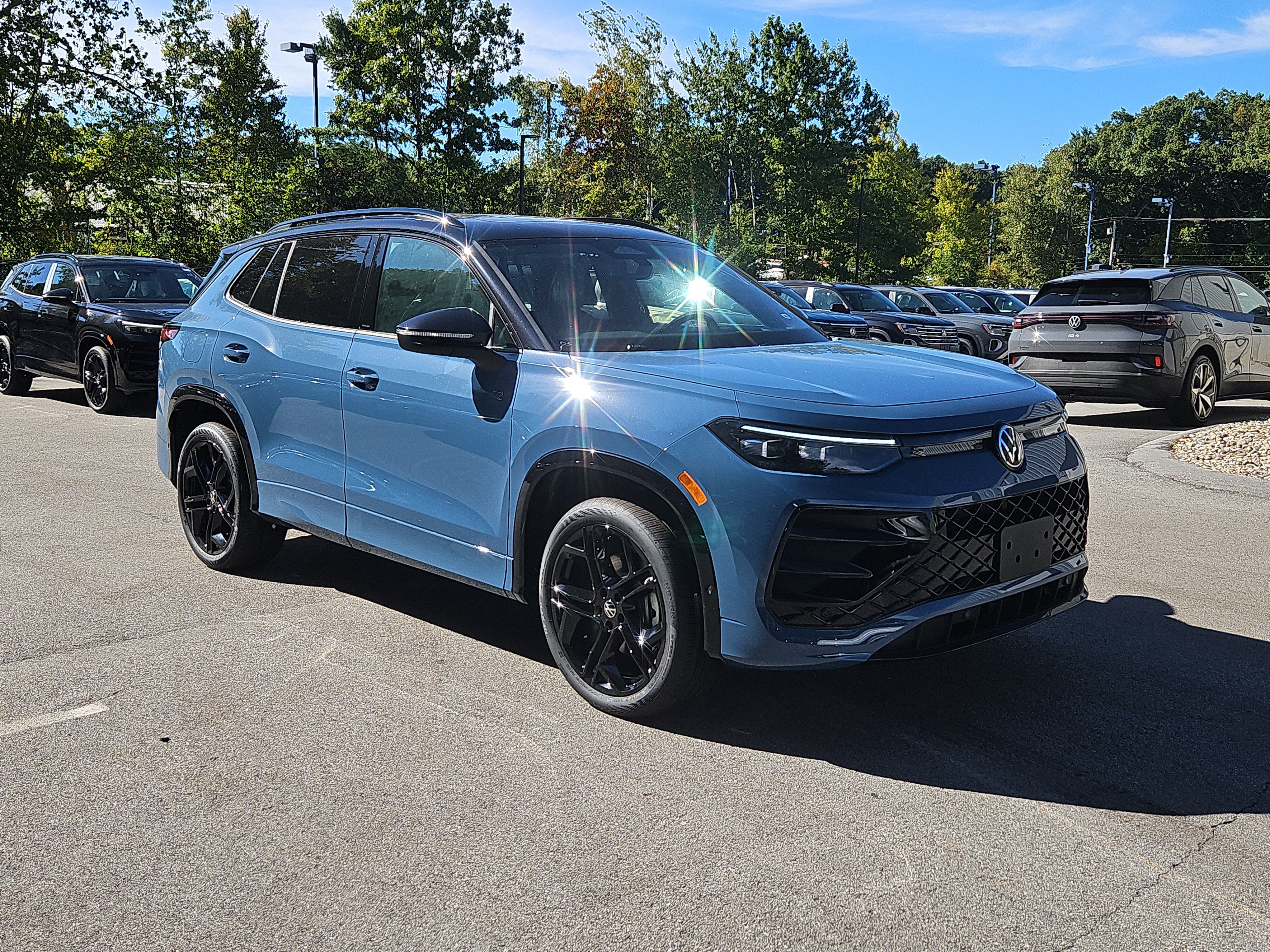 2026 Volkswagen Tiguan SE R-Line Black SUV