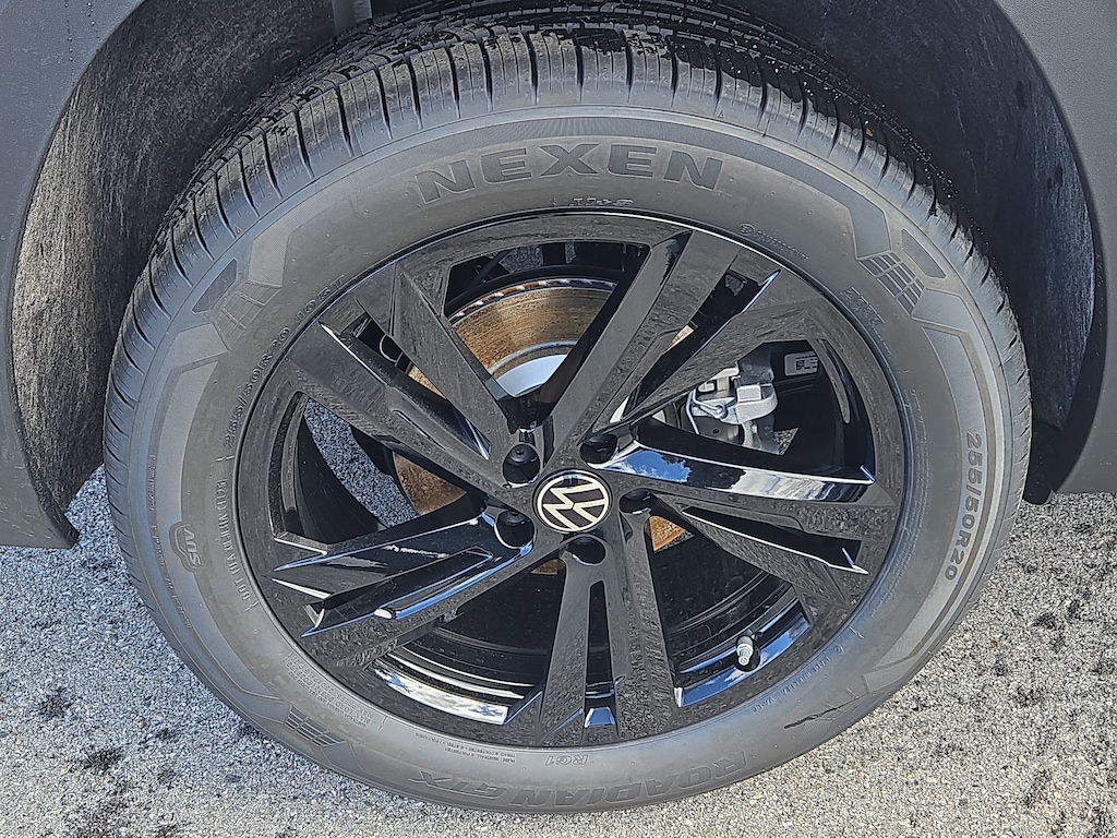 New 2026 Volkswagen Atlas Cross Sport SEL R-Line Black SUV