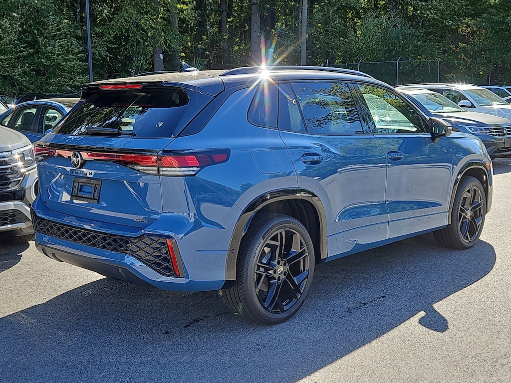 New 2026 Volkswagen Tiguan SE R-Line Black SUV