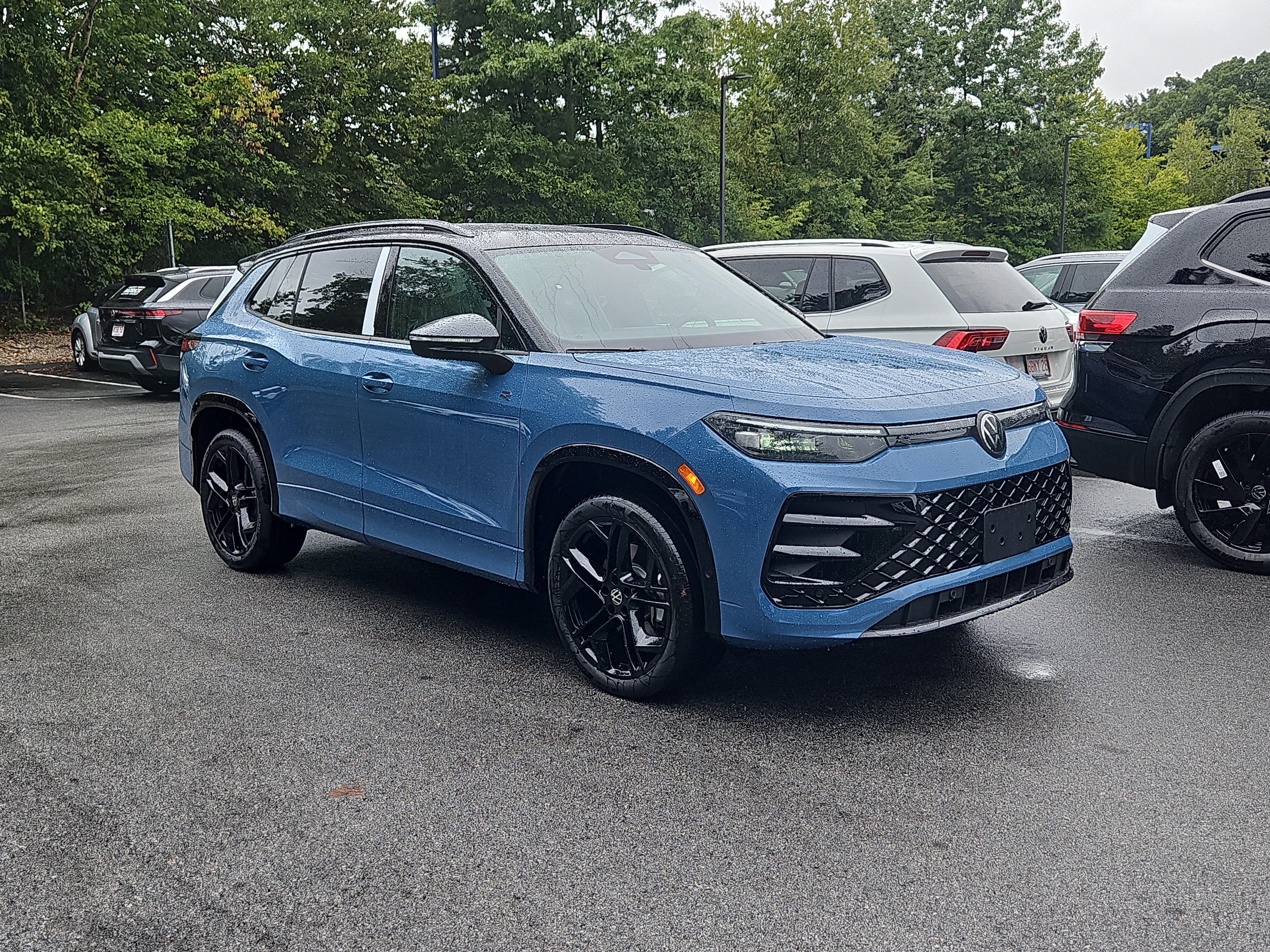 2026 Volkswagen Tiguan SE R-Line Black SUV