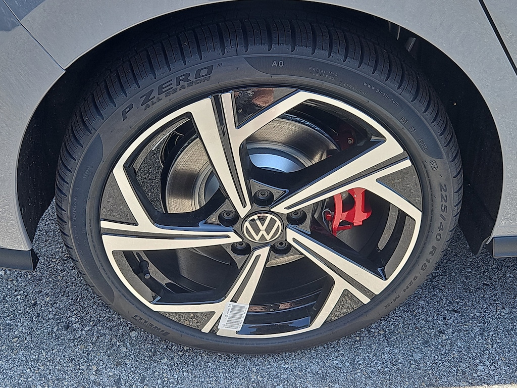 New 2026 Volkswagen Golf GTI SE 2.0T SE DSG